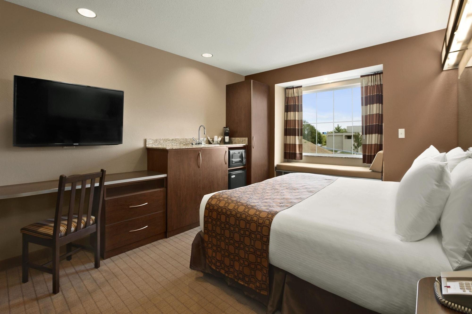 Microtel Inn & Suites By Wyndham St Clairsville - Wheeling St. Clairsville Eksteriør billede